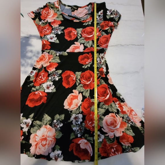 Joe Boxer Red and Black Floral Rose Flutter Sleeve Mini Sundress Size Medium - Picture 6 of 9